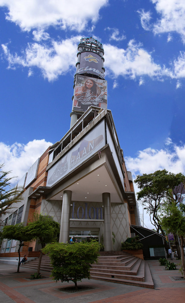 Tolón Fashion Mall